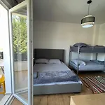 Baza - Swimming Pool Hostal *