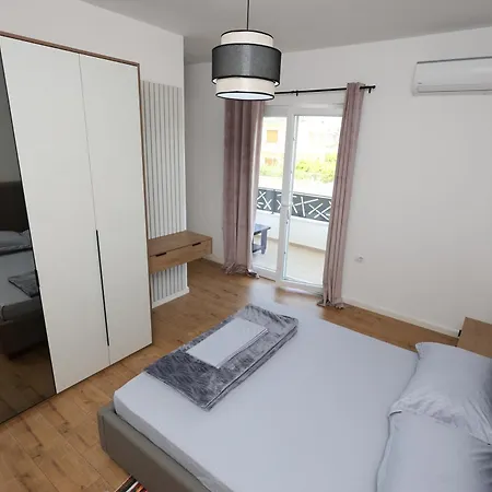 Baza - Swimming Pool Albergue *