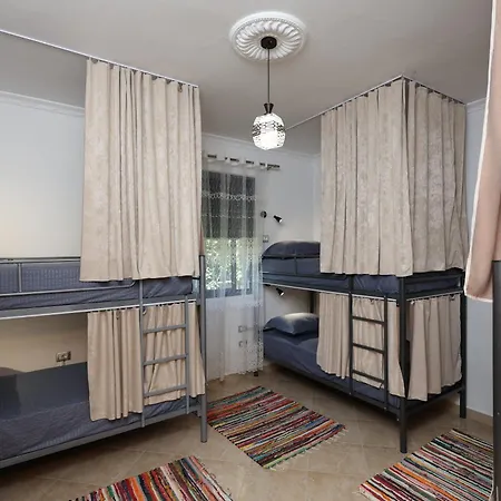 Baza - Swimming Pool Albergue Berati