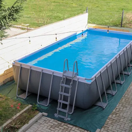 Baza - Swimming Pool Berati