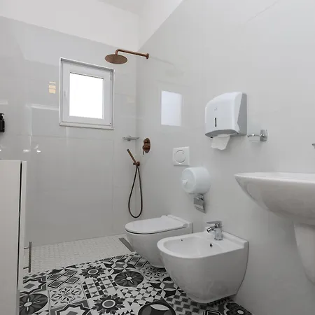 Baza - Swimming Pool