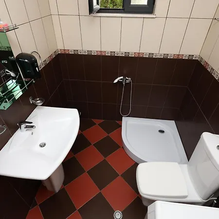 Baza - Swimming Pool Hostel