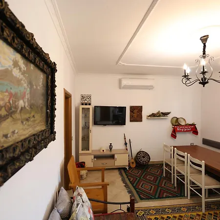 Baza - Swimming Pool Hostel *