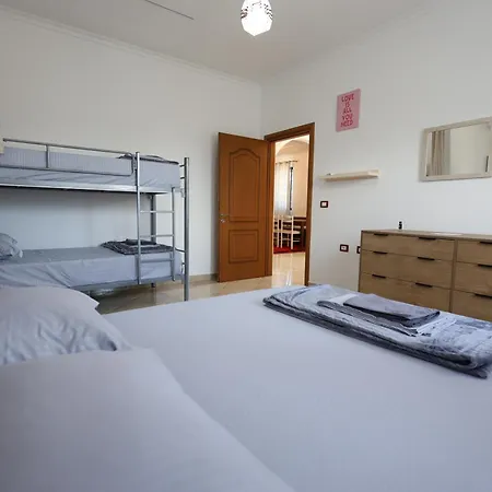 Baza - Swimming Pool Hostel Berat