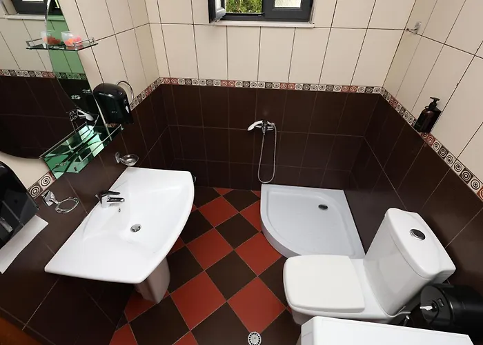 Baza - Swimming Pool Hostel