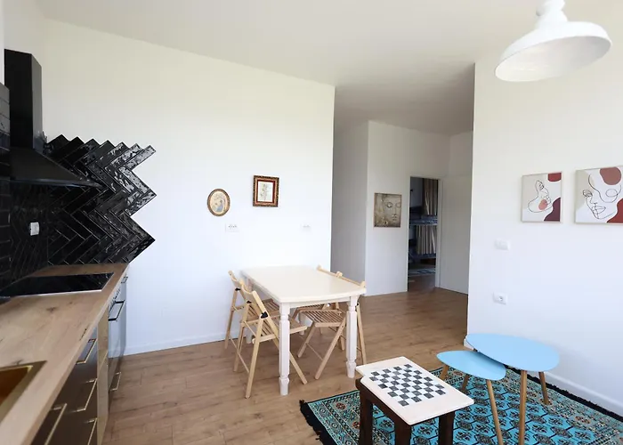 Baza - Swimming Pool Hostel *