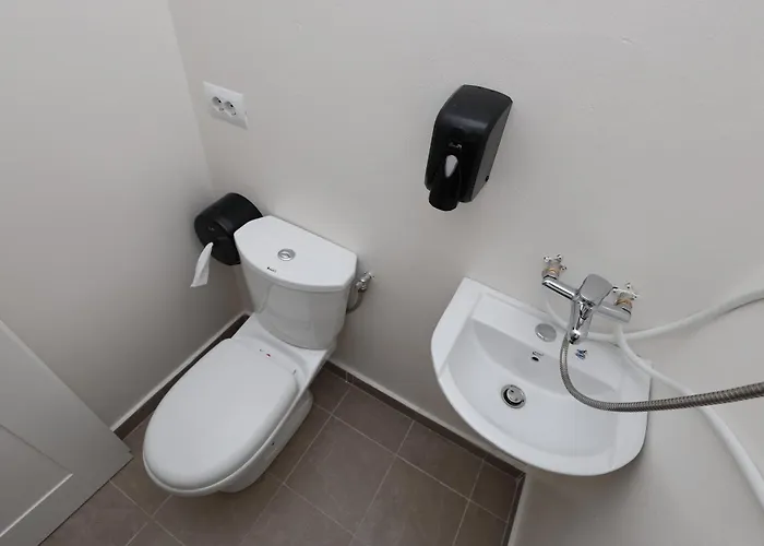 Hostel Baza - Swimming Pool Berat