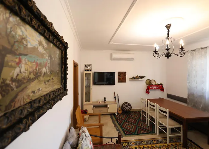 Baza - Swimming Pool Ostello *