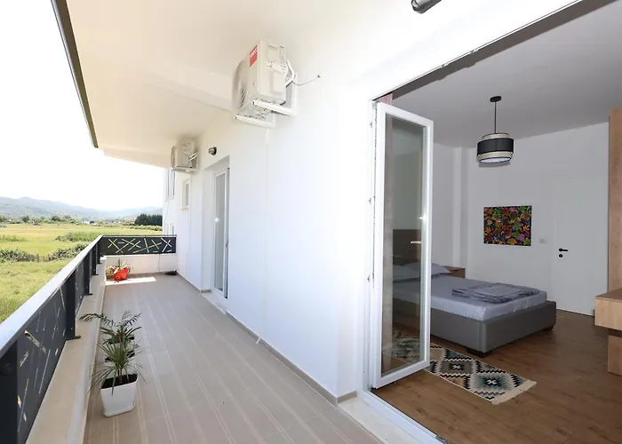 Baza - Swimming Pool