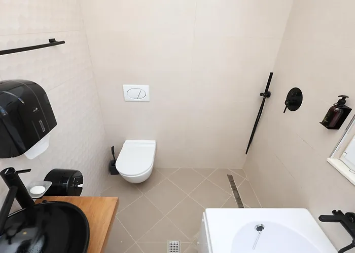 Baza - Swimming Pool