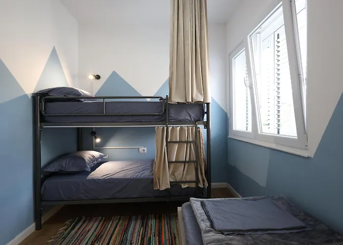 Ostello Baza - Swimming Pool Berat