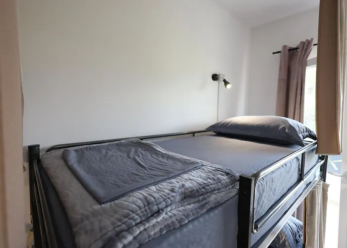 Baza - Swimming Pool * Berat