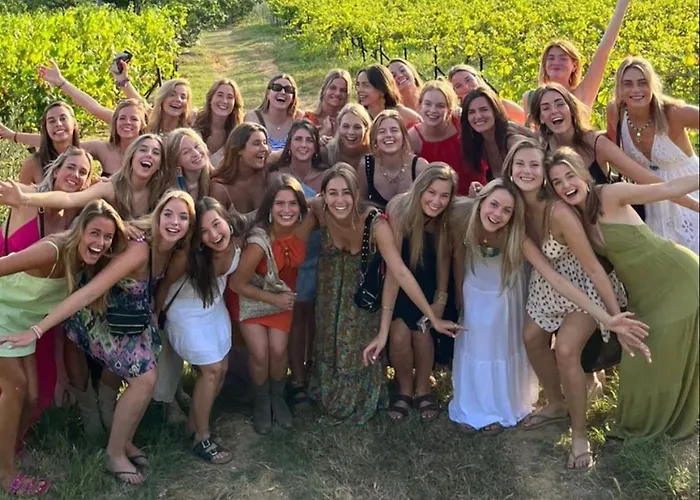 Baza - Swimming Pool Ostello Berat