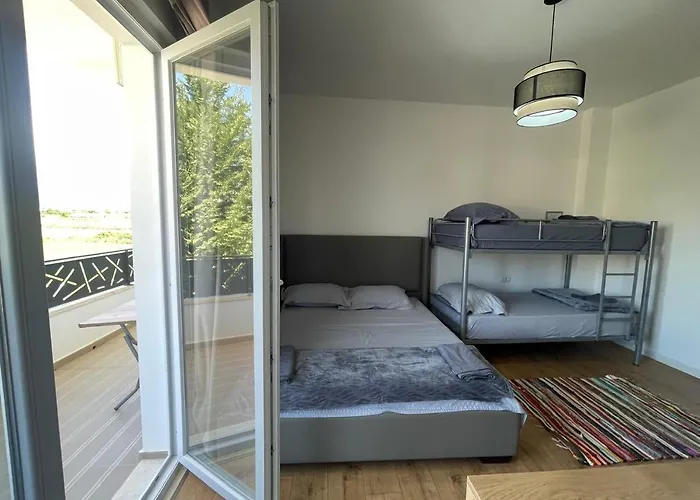 Ostello Baza - Swimming Pool Berat