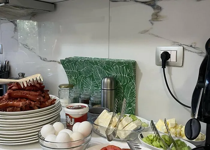 Baza - Swimming Pool Ostello