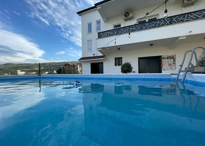 Baza - Swimming Pool Berat